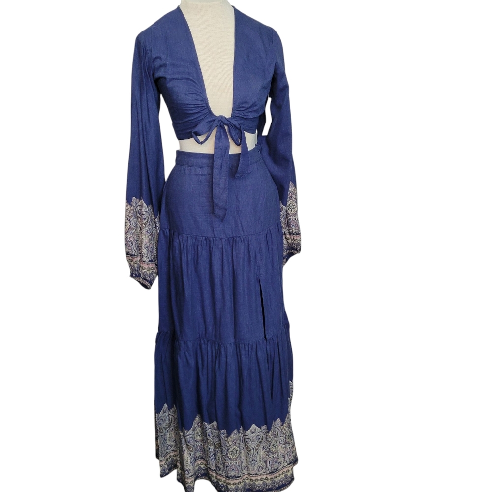 Venus 2-piece Tie front crop top with Tiered maxi skirt Size 4 - Picture 4 of 8